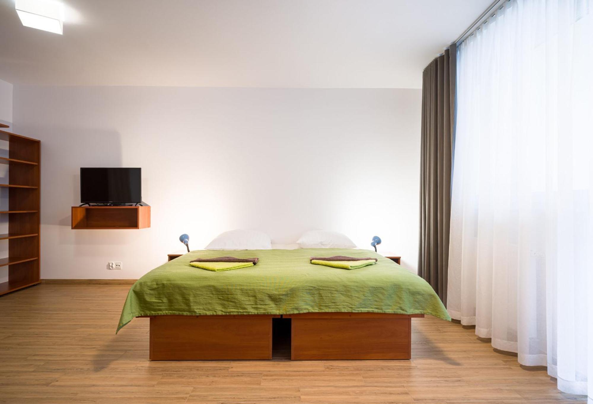 Plesna Park Hotel ภายนอก รูปภาพ