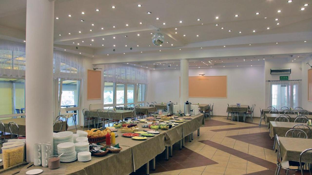 Plesna Park Hotel ภายนอก รูปภาพ